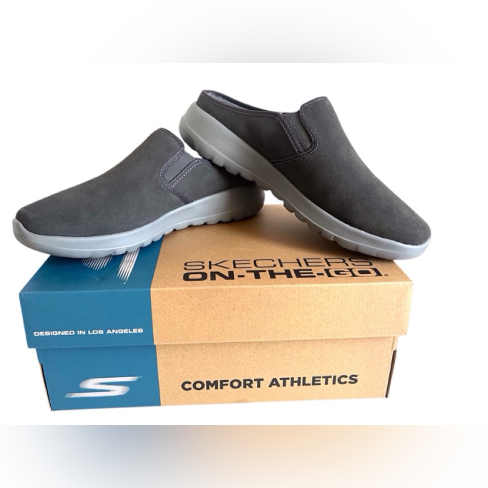 Skechers Womens Goga Max Go Walk  Joy Clogs